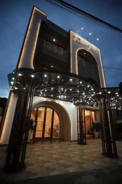 TherHouse