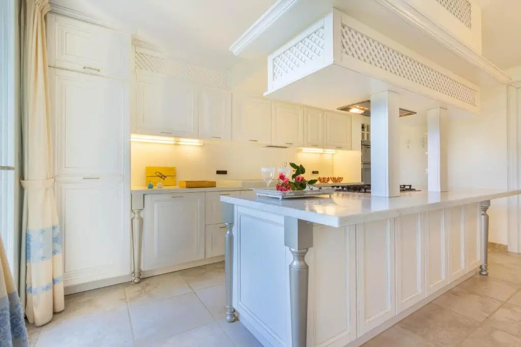 Villa Bougainvillea con piscina e giardino privato a pochi passi dal mare