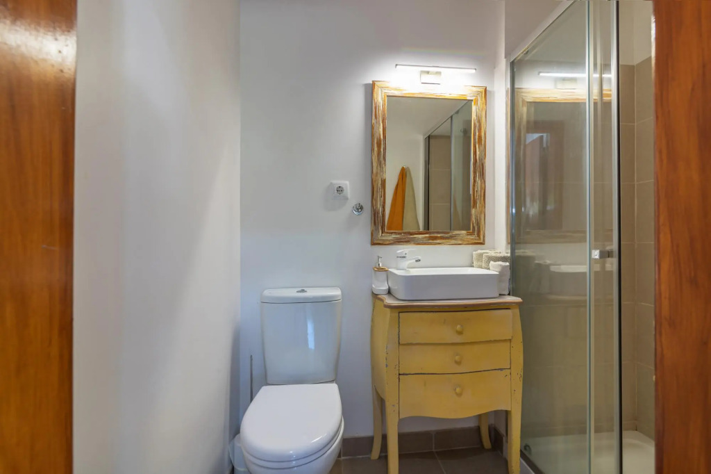 Faro Airport Flat 3 by Homing