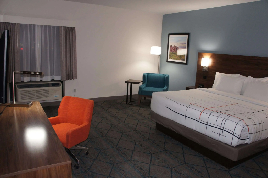 La Quinta Inn & Suites by Wyndham Littleton-Red Rocks