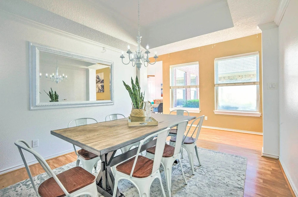 Beautiful Montgomery Home w/ Lakefront Deck!