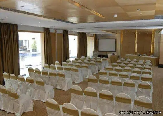 Edenpark New Delhi (Qutab Hotel)