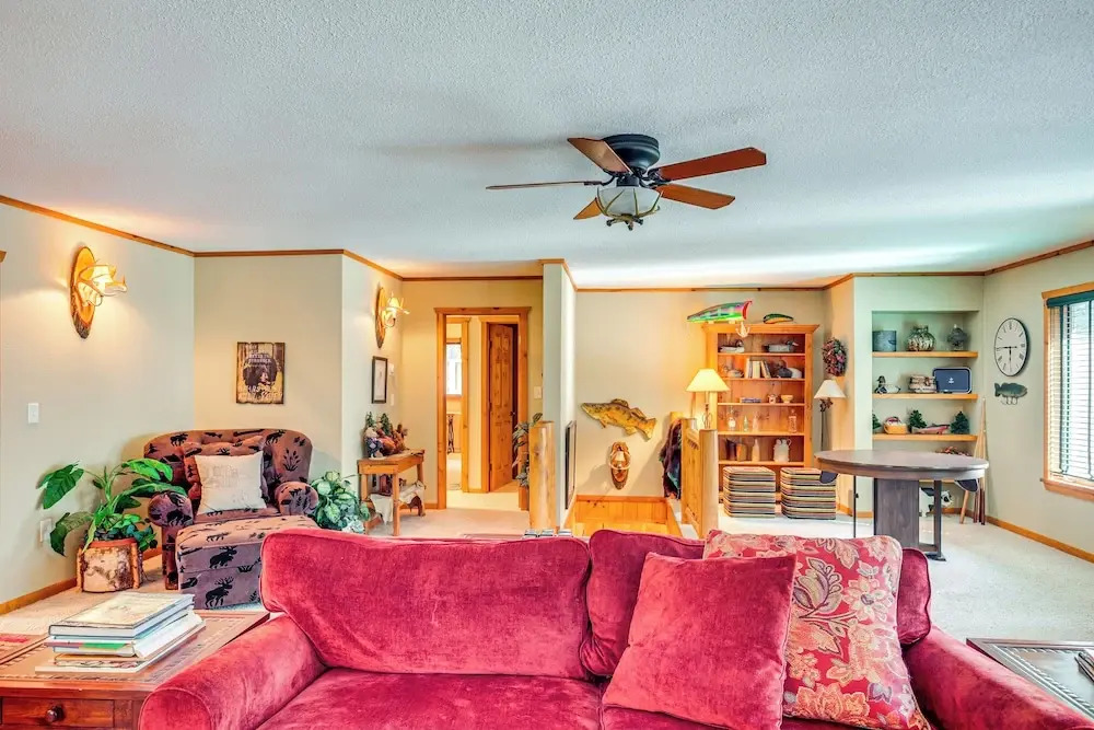Lake Tomahawk Fall Retreat w/ Foliage & Lake Views