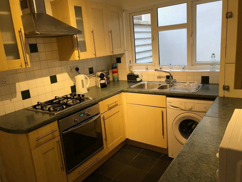 Spacious 1 Bedroom Flat in Hanover
