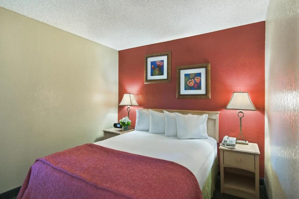 Oxnard Inn Lancaster
