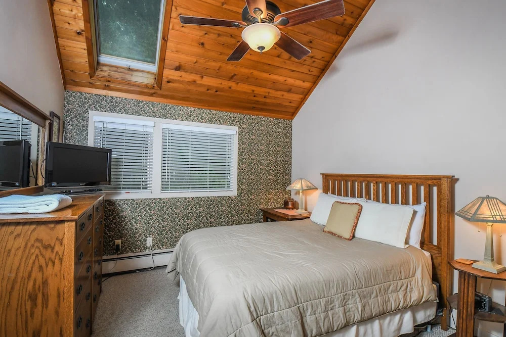 Arrowhead Village 3 Bedroom Townhome #15