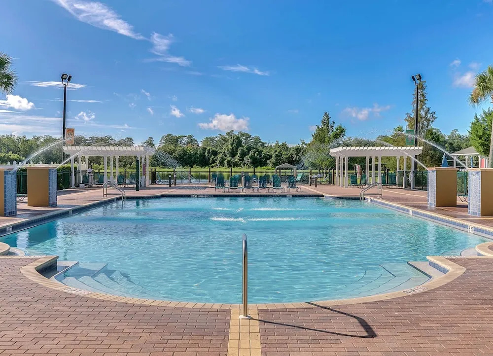 Free Resort Access 4 Bedroom Near Disney with Themed Rooms