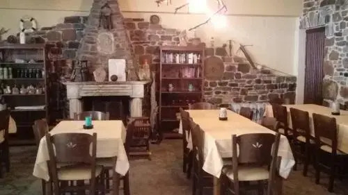Akrotiri B&B