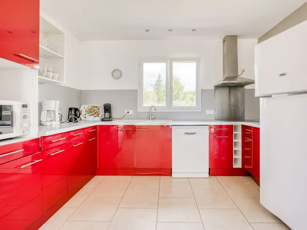 Luxury Villa in Aigne with Swimming Pool