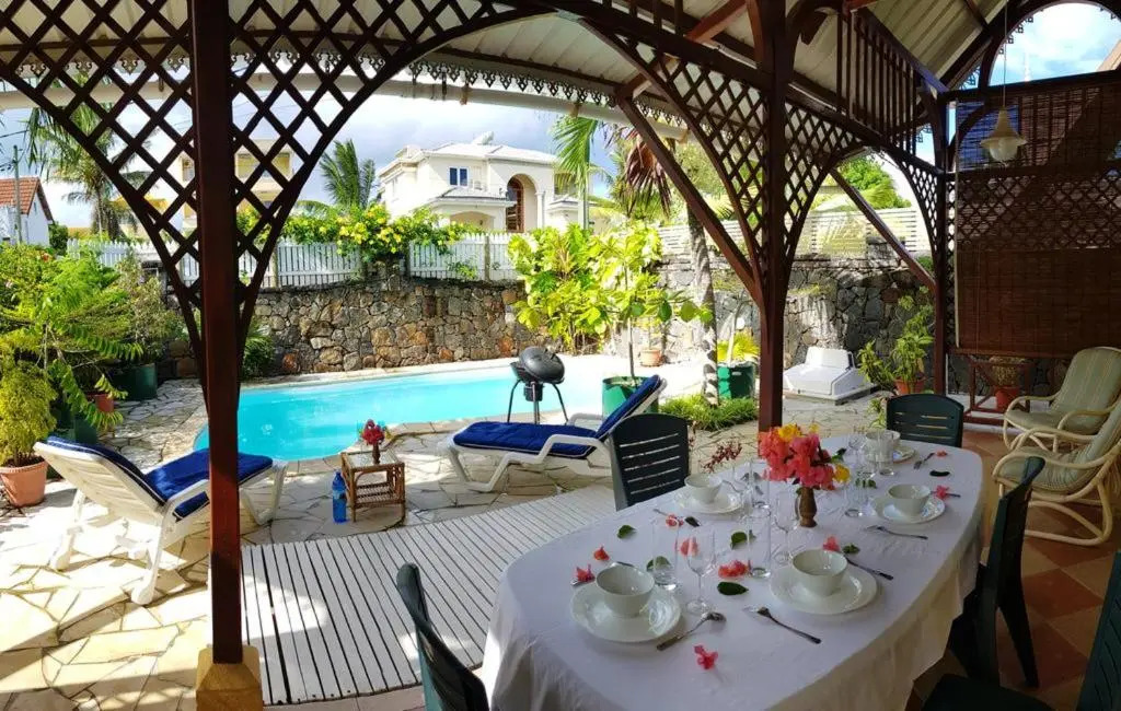 Charming villa in Blue Bay with private pool
