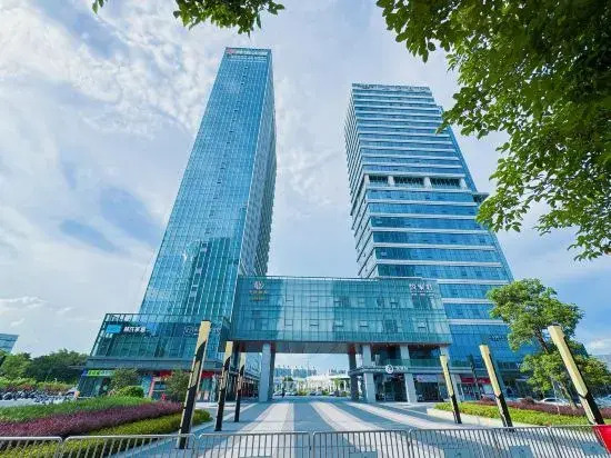 Yunqi International Apartment (Guangzhou International Financial City Sanxi Subway Station Store)