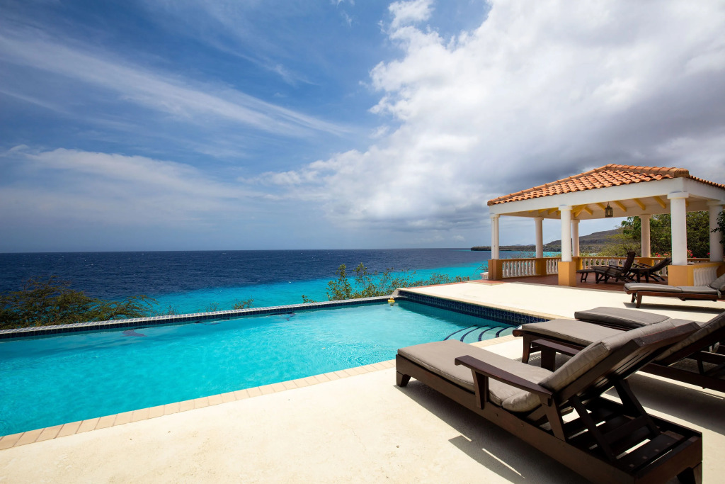 Stunning Caribbean Style Ocean Front Villa