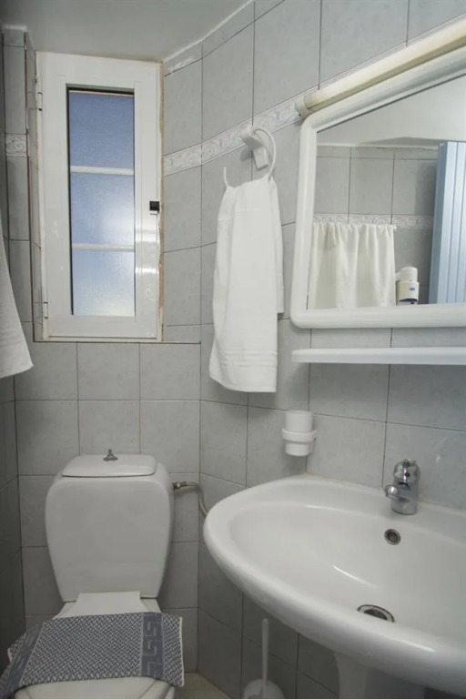 Tripodis Apartments