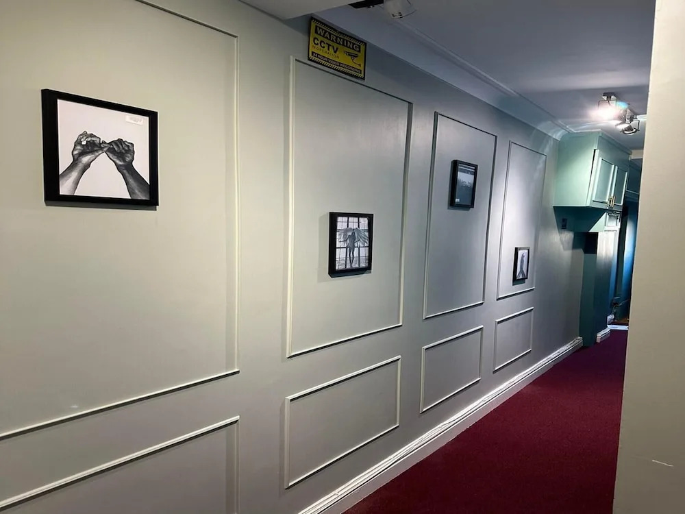 Apartment - Sleeps 2 - Acton Park & Stn Close