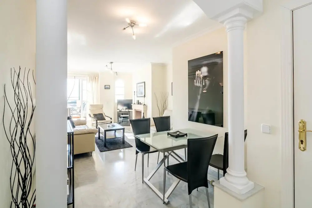 SAA-Great 2 bed apt 10 min walk to Puerto Banus