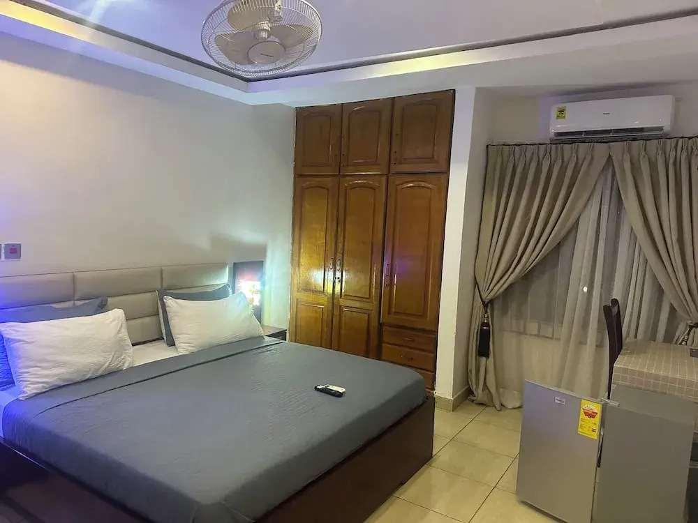 D Barfi Executive Lodge