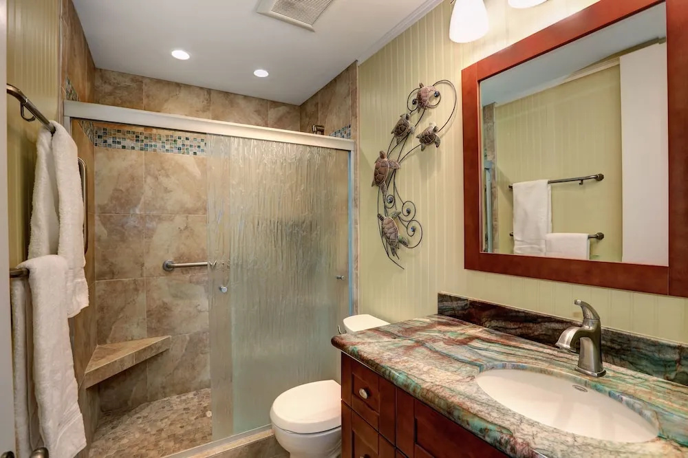 Pikake #a6 2 Bedroom Condo by RedAwning