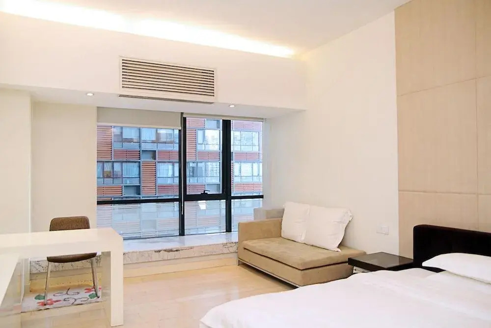 Private-Enjoyed Home ApartHotel - R&F Stanley Apartment