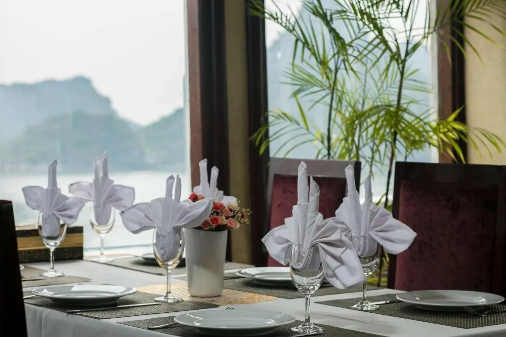 Halong Fantasea Cruise