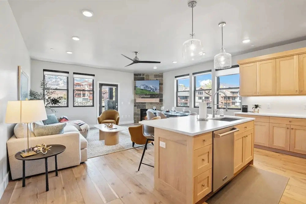 Mountain View Magic - Mayflower Lakeside