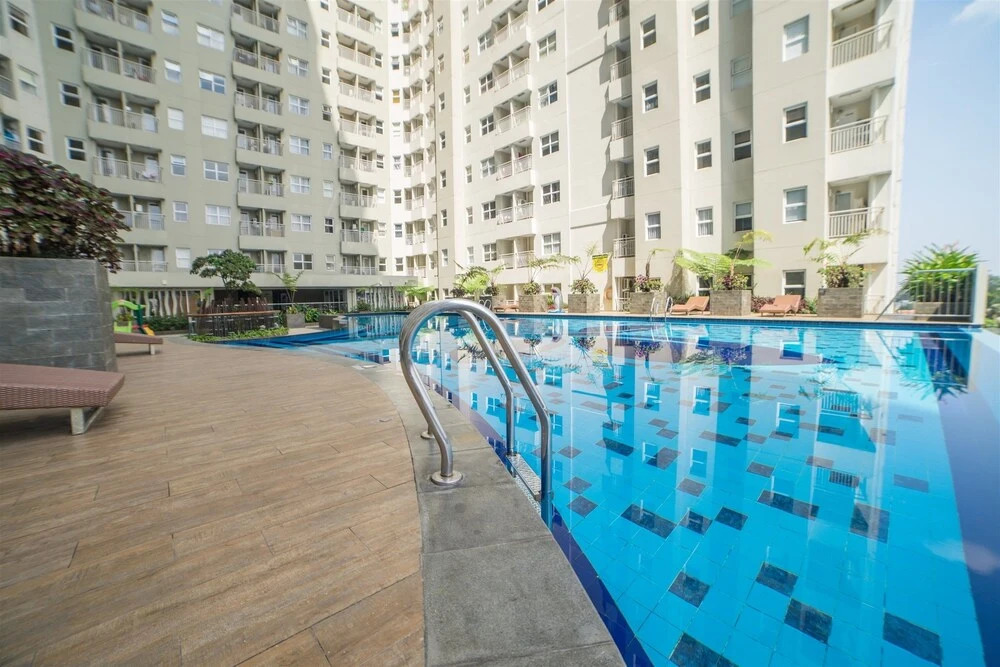 Serene & Cozy Apartment at Parahyangan Residences