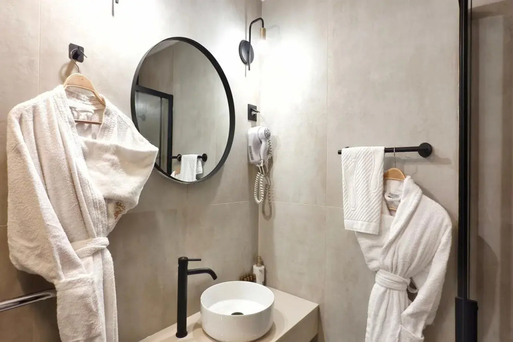 Elegant Lux Hotel