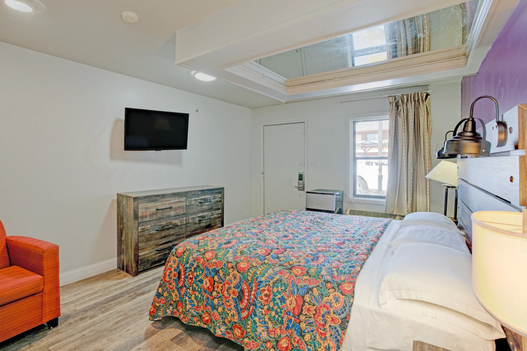 Hotel O Miami Inn & Suites Chicago Midway Airport