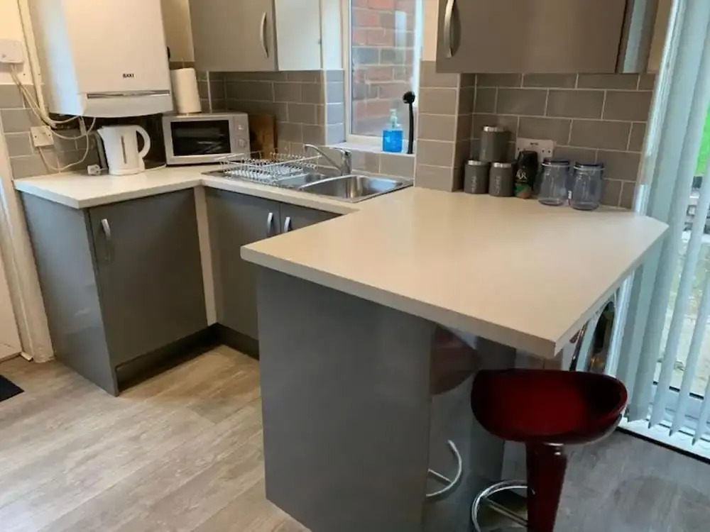 Bridge House 5 Beds up to 8 People Contractors Reunions Long or Short Stays