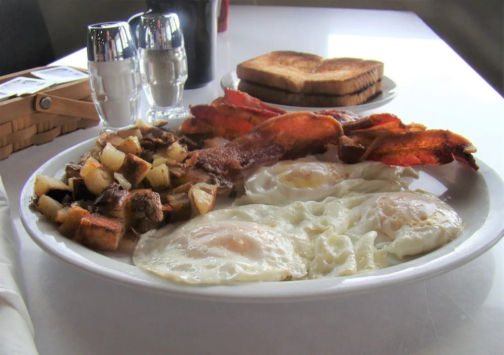 Baraga Lakeside Inn