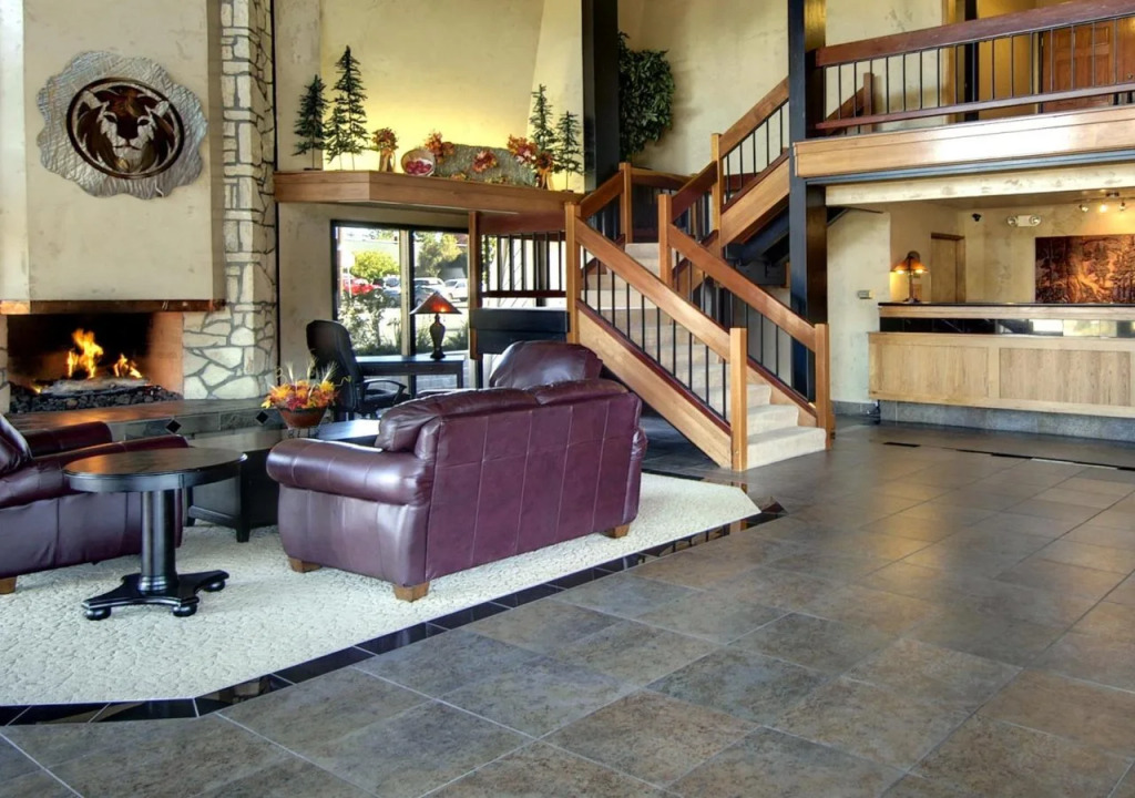 Waypoint Hotel
