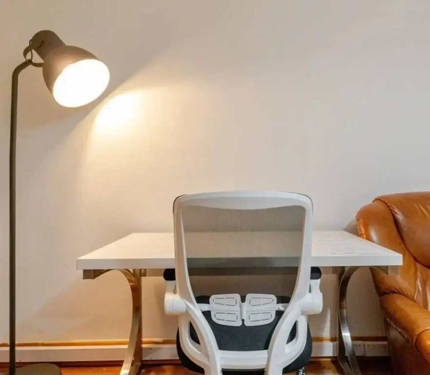 Smethwick - House - Sleeps 8 - Parking