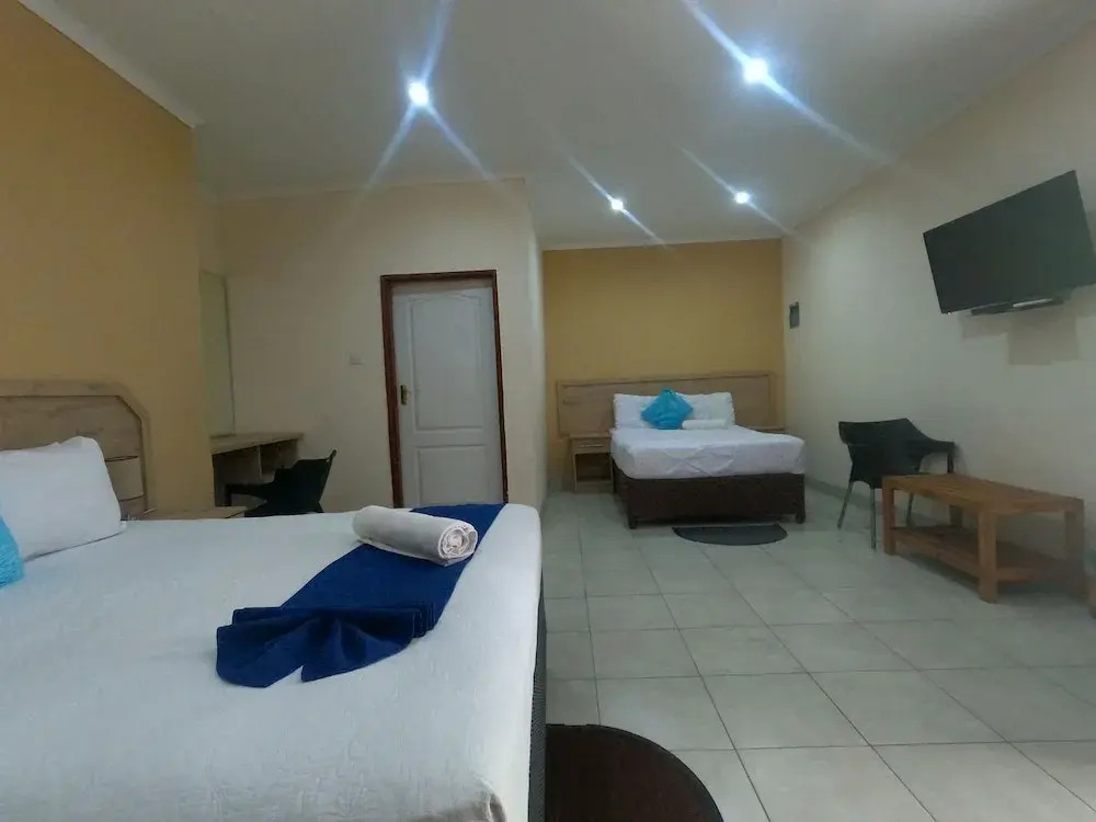 Three Tree Hotel