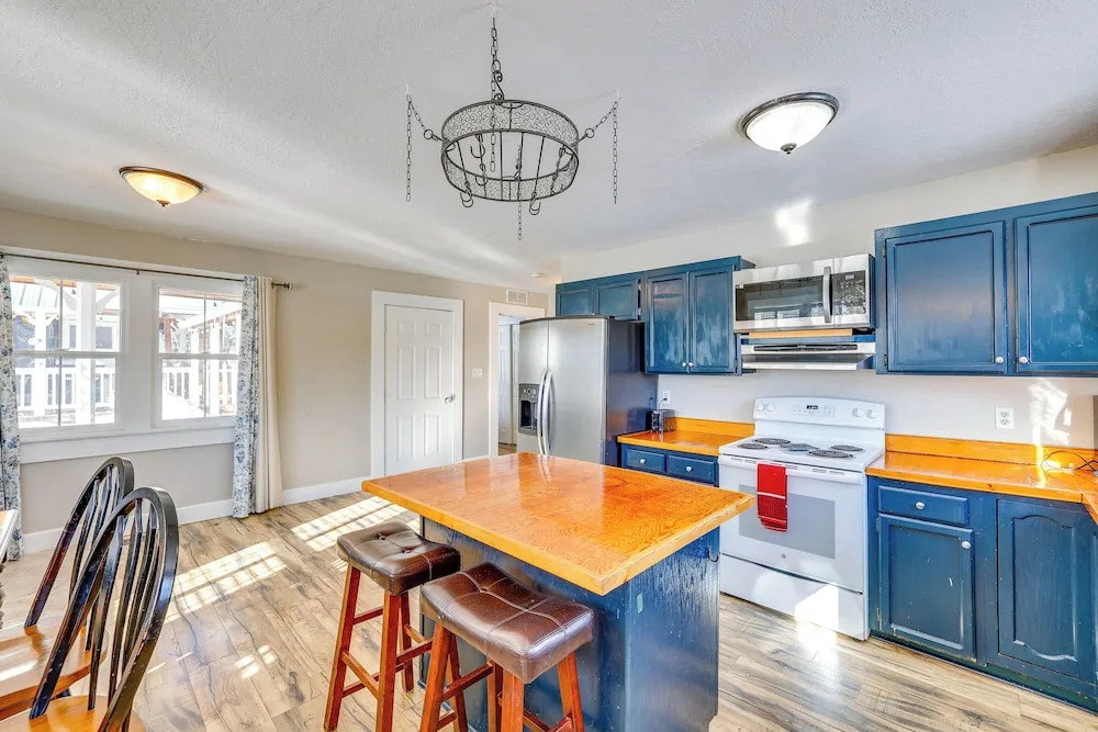 On-site Creek & Trails: Huge Garden Valley Estate