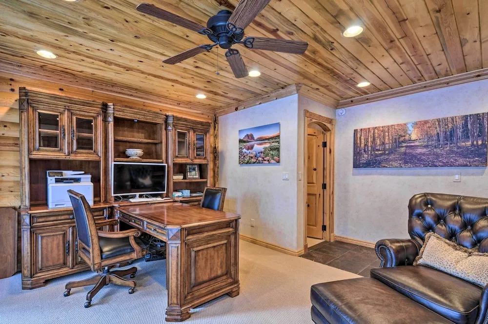 Delightful Duck Creek Village Cabin w/ Deck