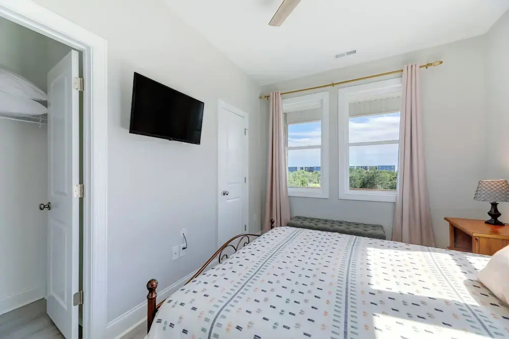 North Topsail Getaway w/ Panoramic Sound Views!