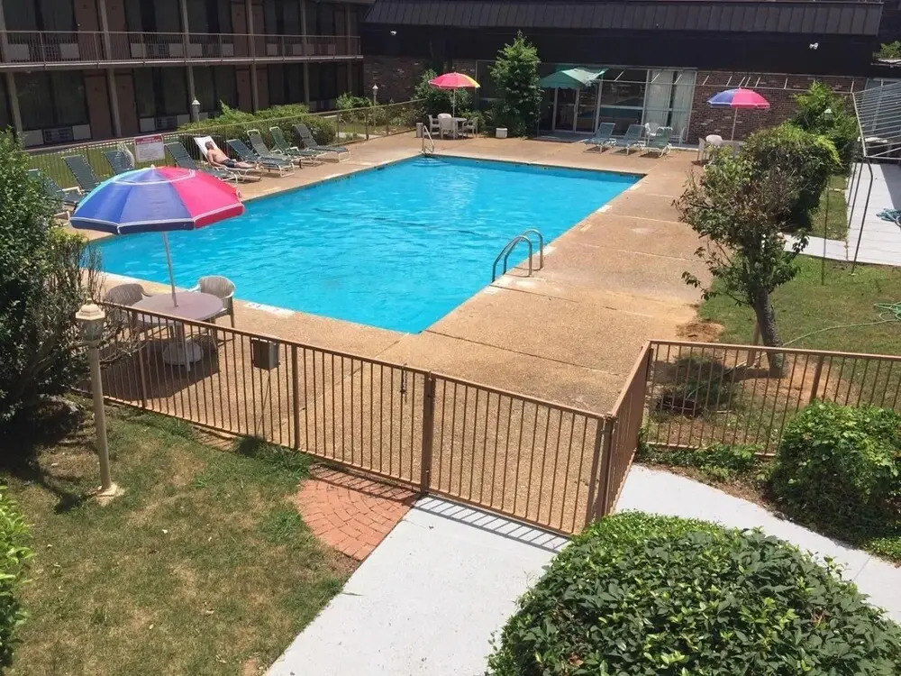 Columbus Inn & Suites