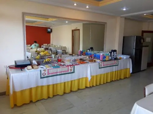 City Hotel PF