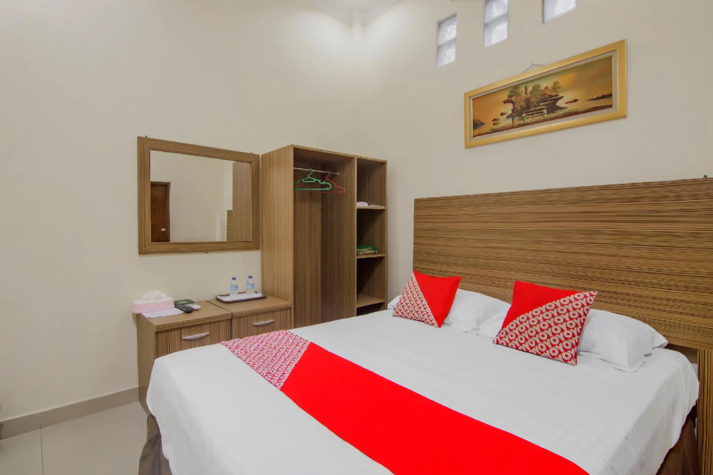 OYO 90327 Hotel Faradisa