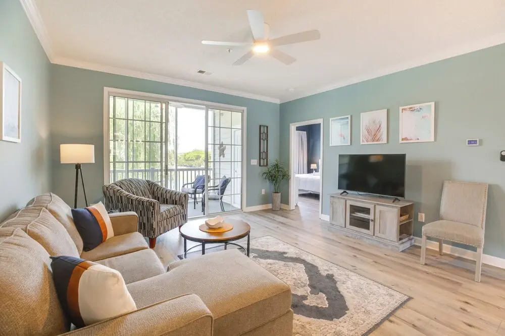 3 Mi to Barefoot Landing: Condo w/ 2 Pools!