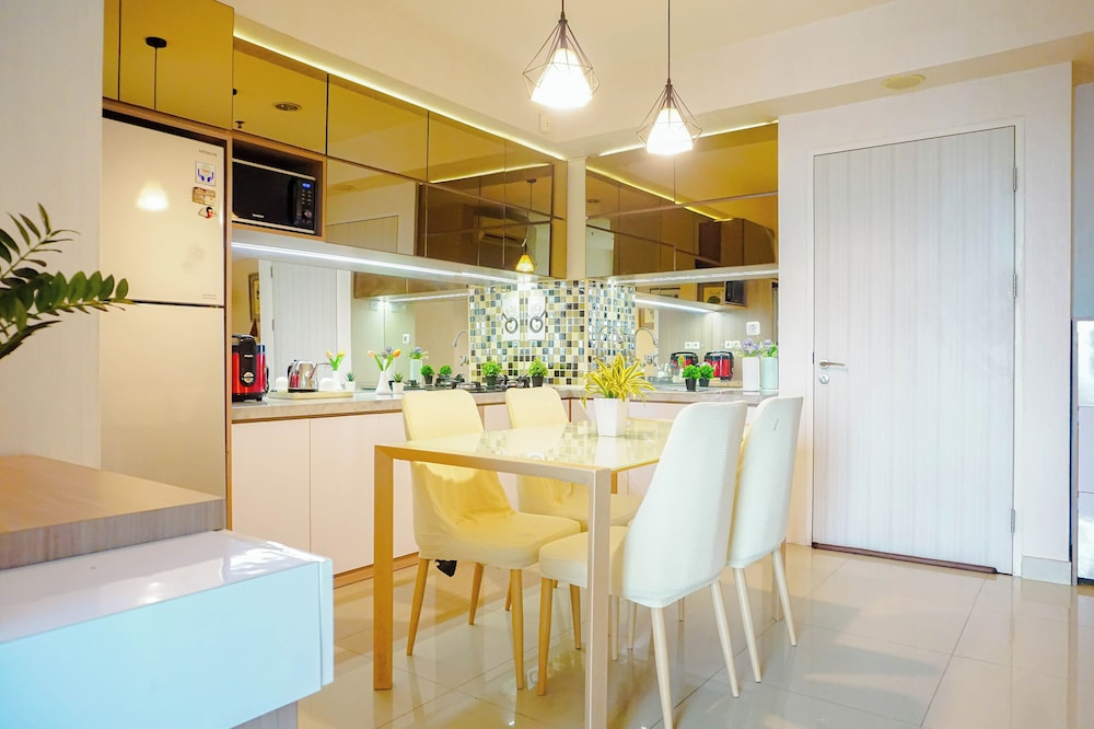 Pleasant And Relaxing 2Br Apartment Grand Kamala Lagoon