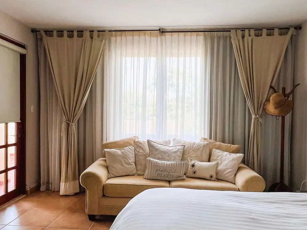 Villa Iris 2 Story Ocean View Villa w Pool Access & Generator