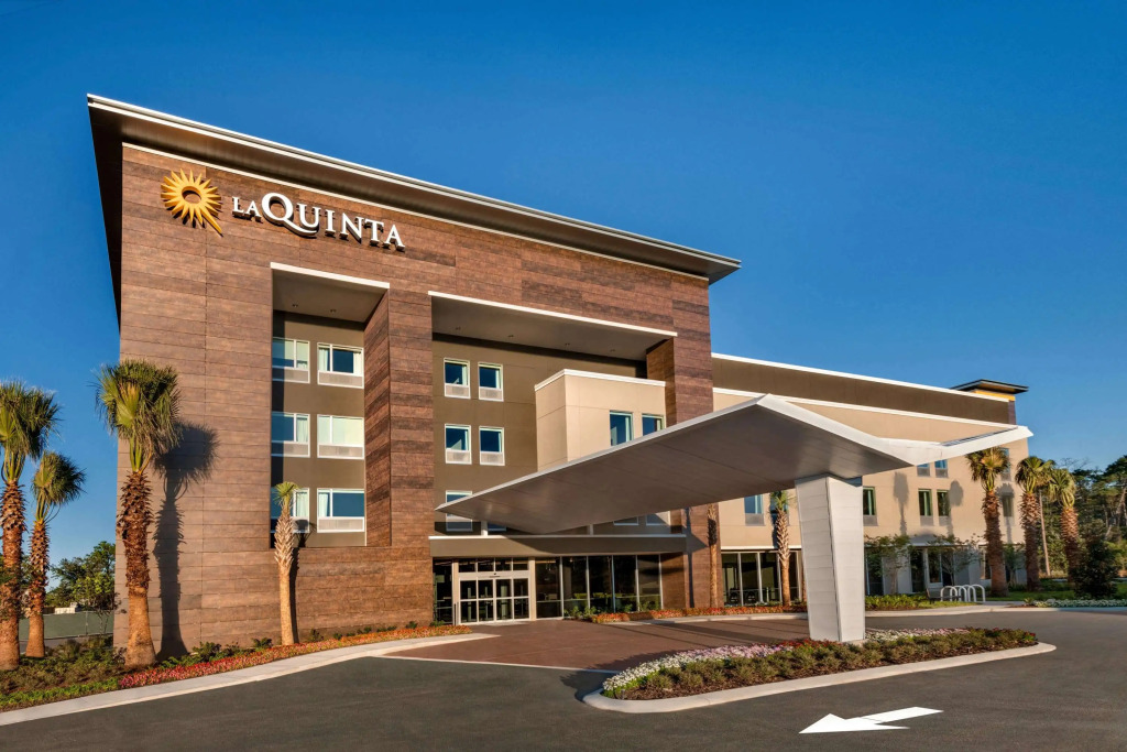 La Quinta Inn & Suites by Wyndham Orlando I-Drive Theme Parks