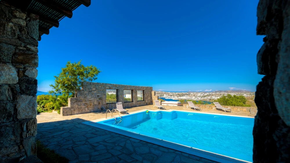 Carmelita Villa by Stylish Stay