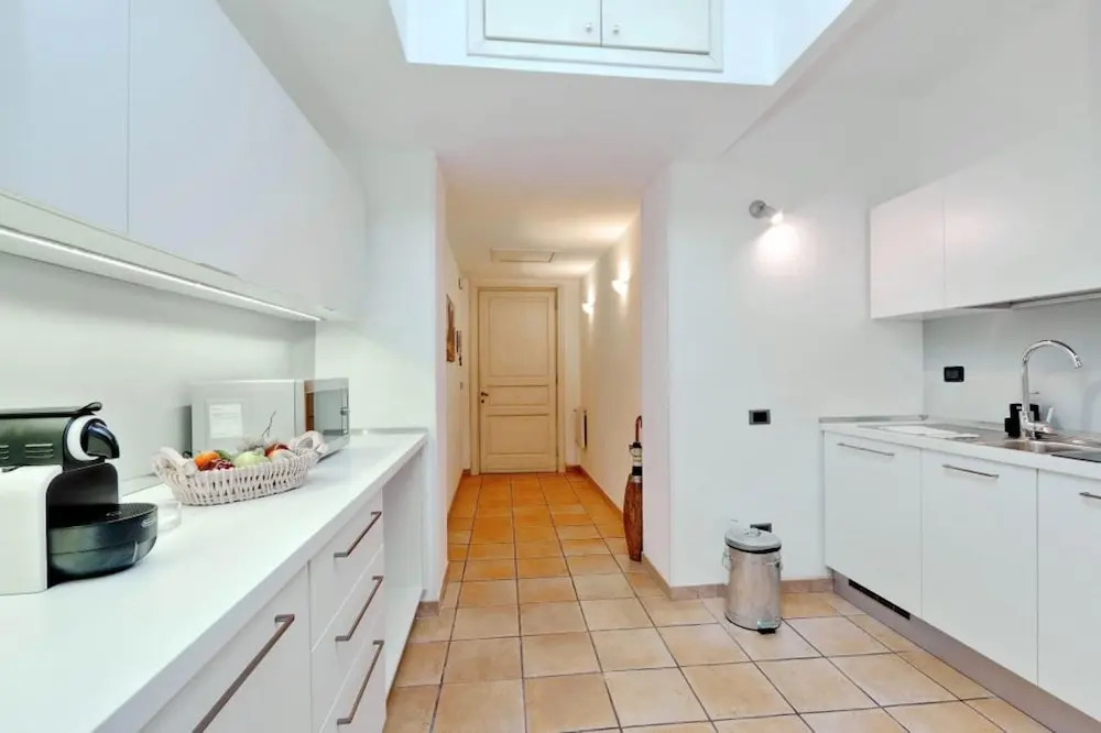 Spacious Modern Loft Steps from Trevi Fountain
