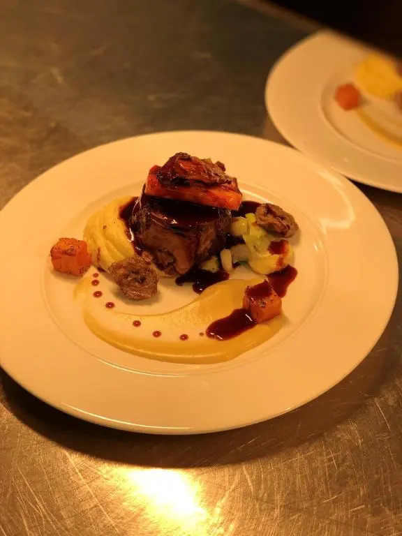 The Potters Heron - A Heartwood Inn