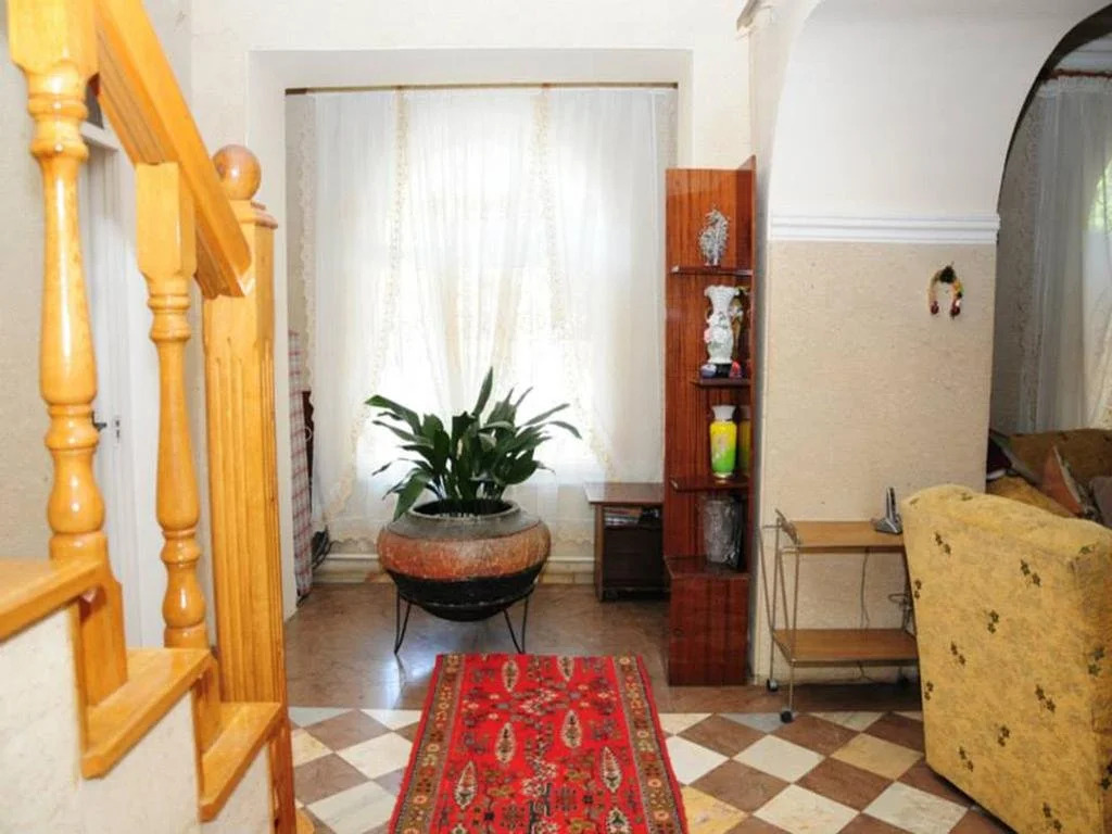 Anahit Guest House