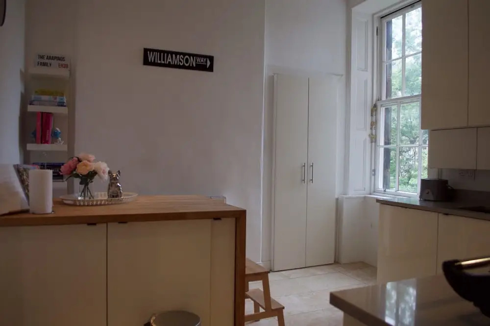 Spacious 2 Bedroom Apartment by the Meadows