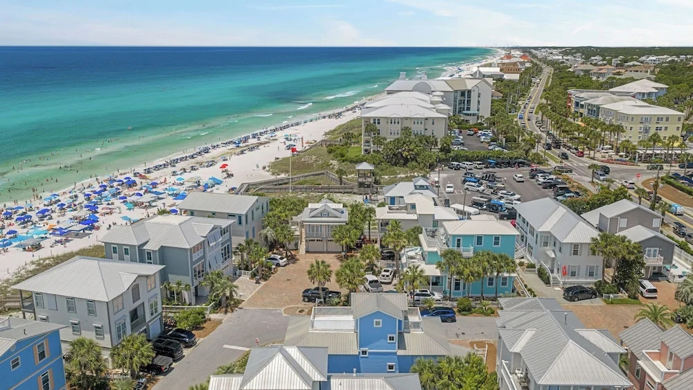 Holiday House by Avantstay Oceanview, Steps to Beach