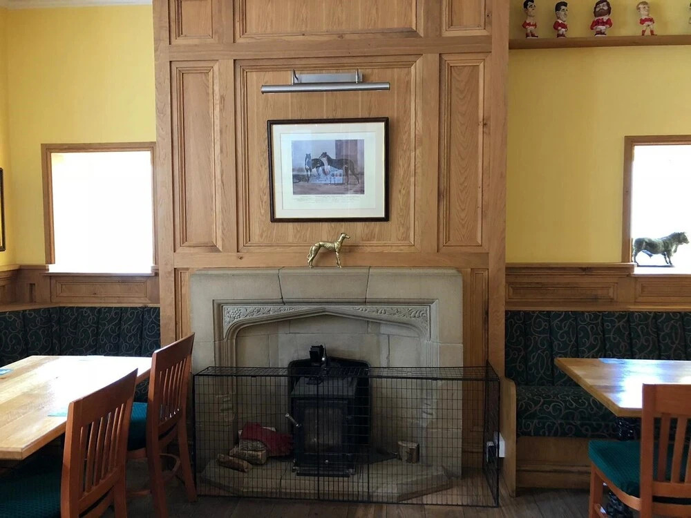Greyhound Hotel