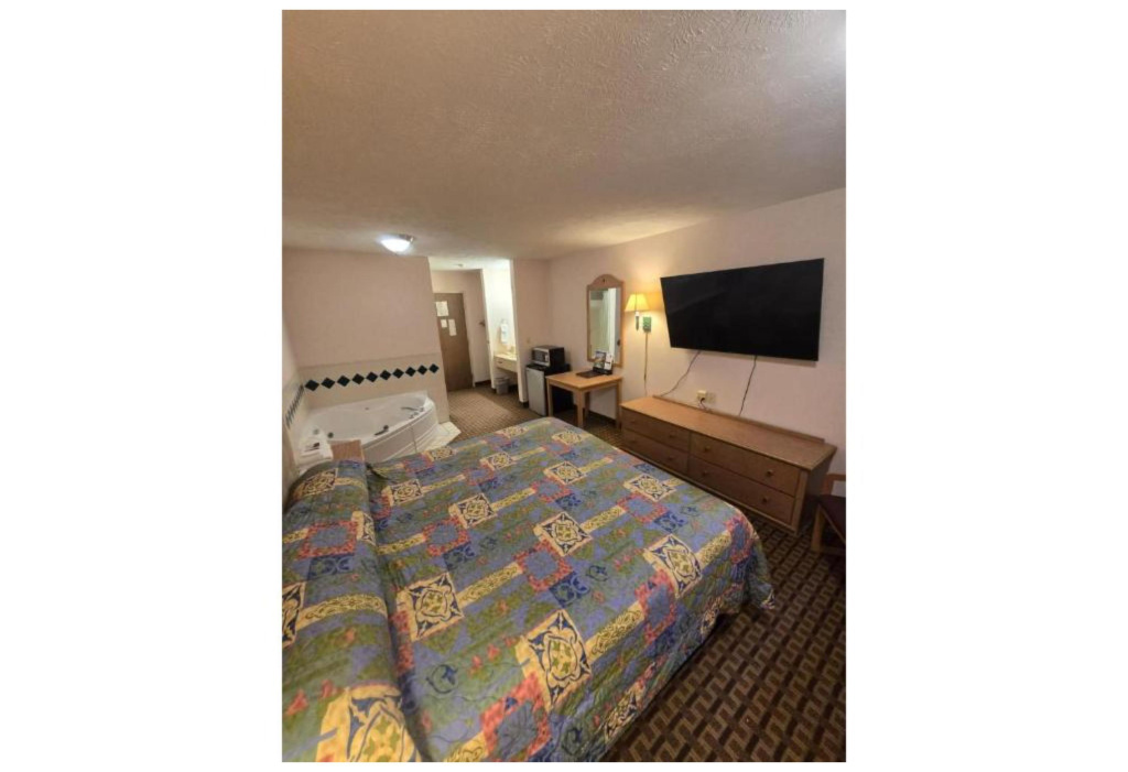 Capital O Roadside Inn Thedford NE 2